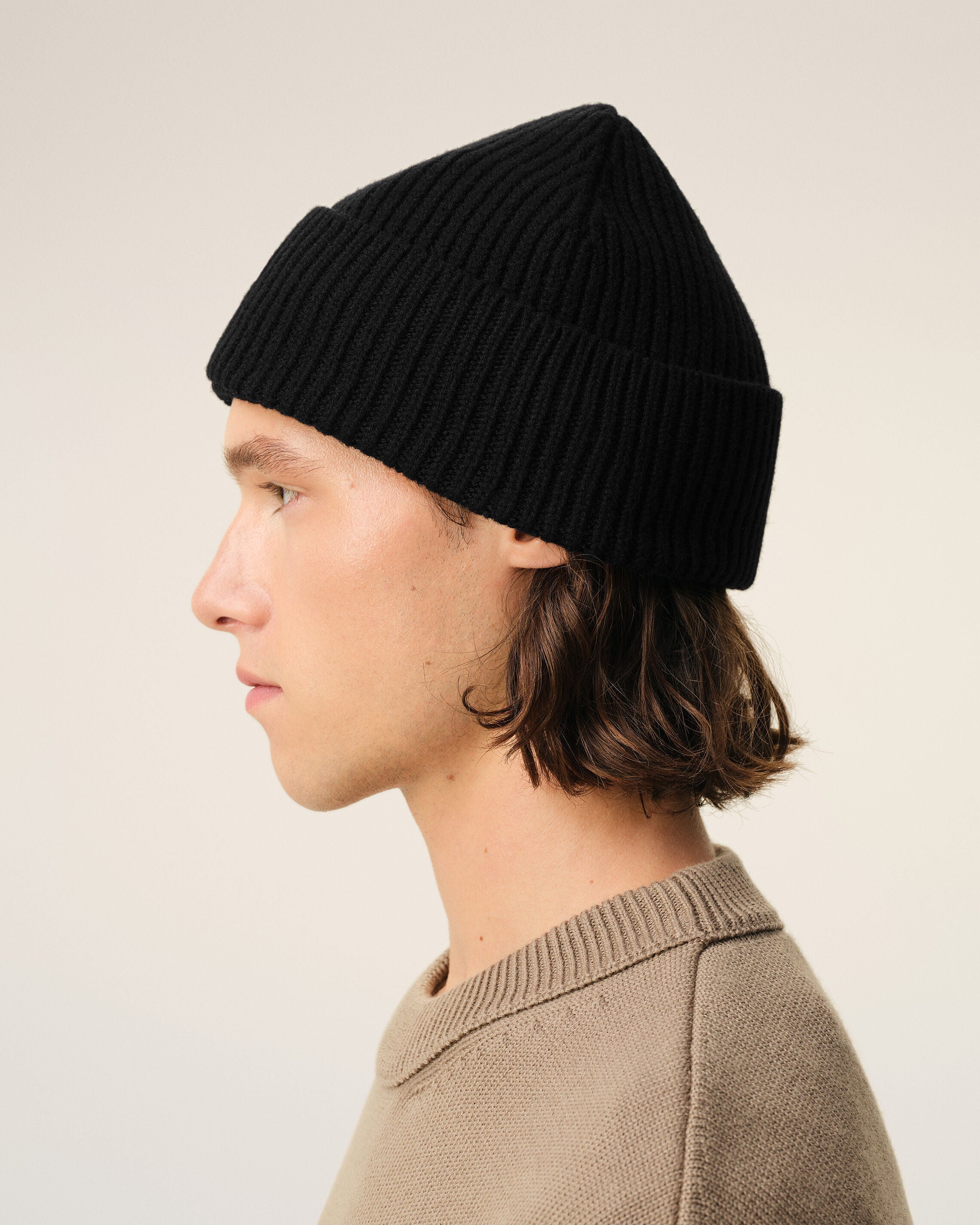 Black Wool Beanie With Contrasted Ami De Coeur
