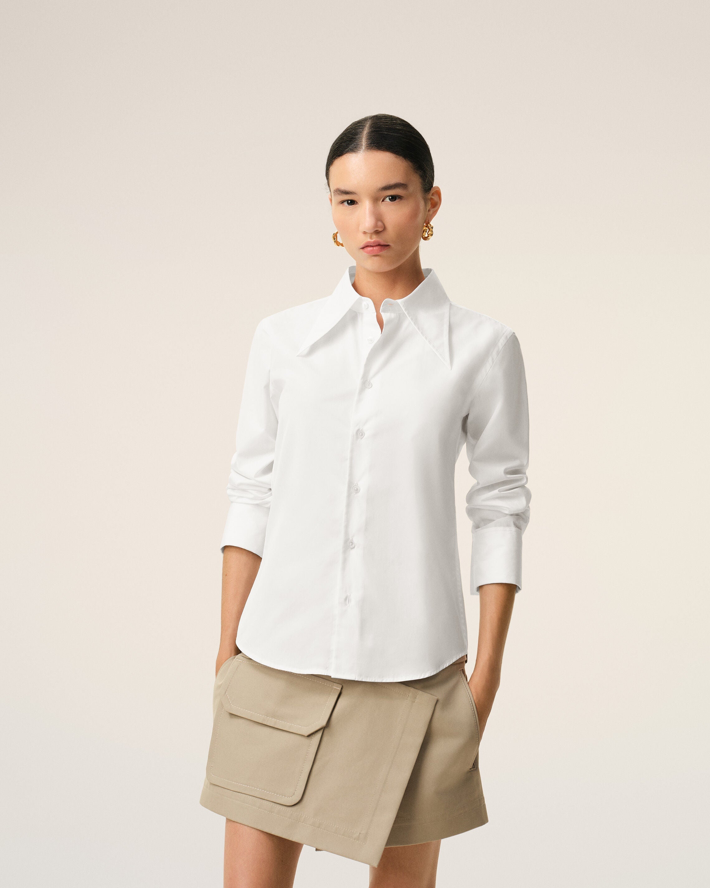 White Blended Silk Sharp Collar Adjusted Shirt