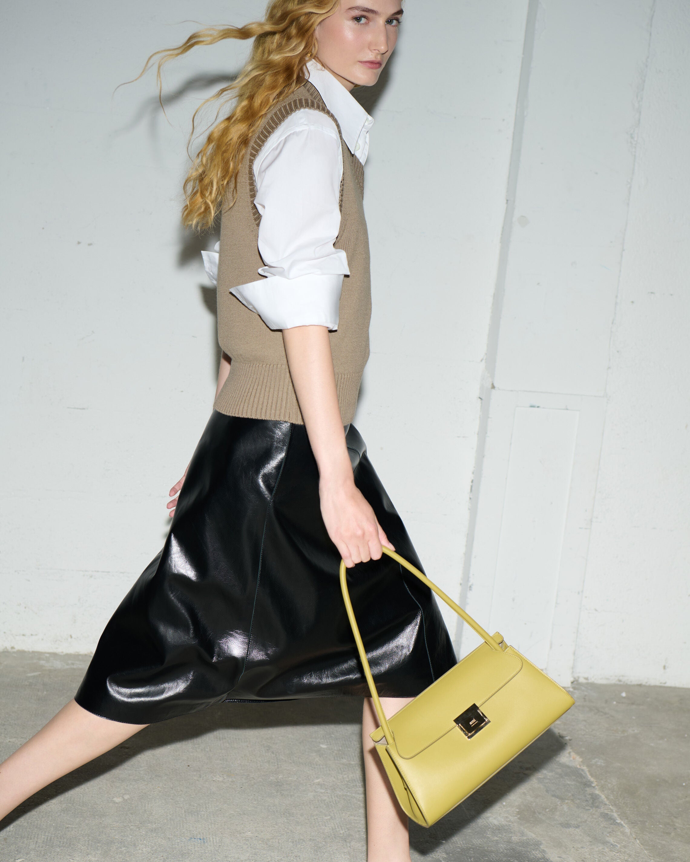 White Blended Silk Sharp Collar Adjusted Shirt