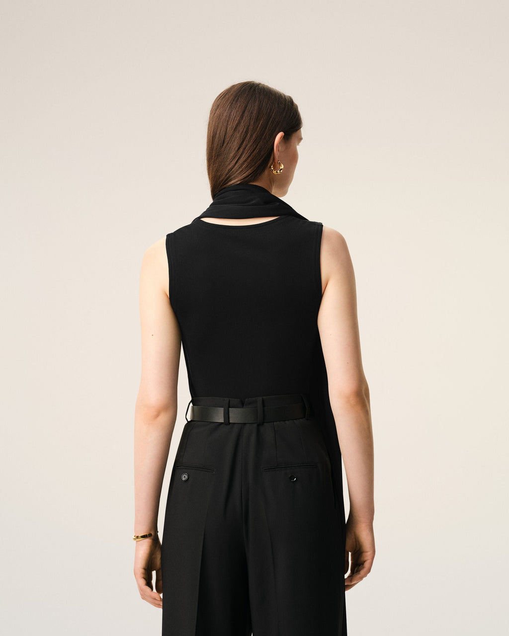 Black Jersey Sleeveless Lavalliere Top