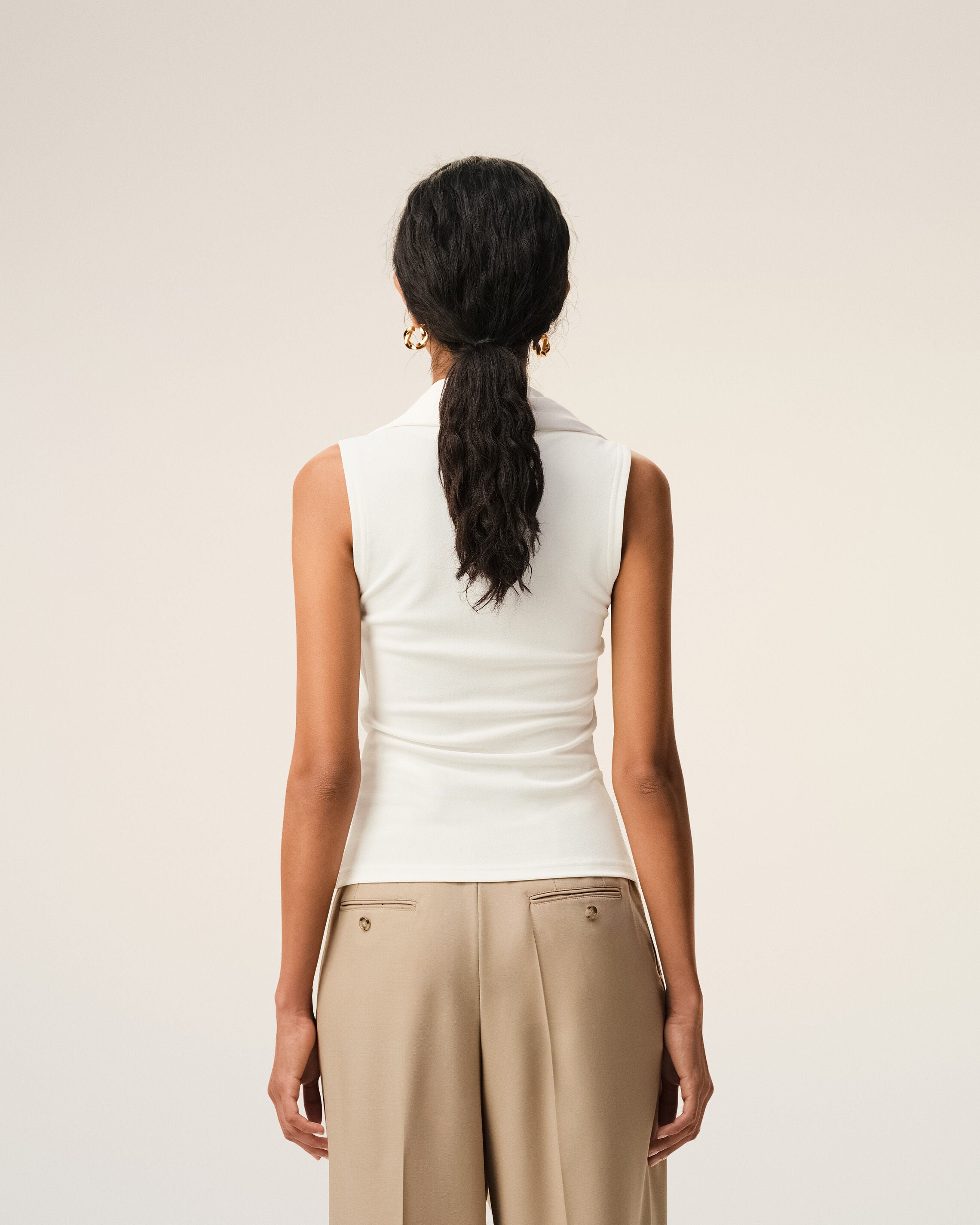 White Jersey Sleeveless Lavalliere Top