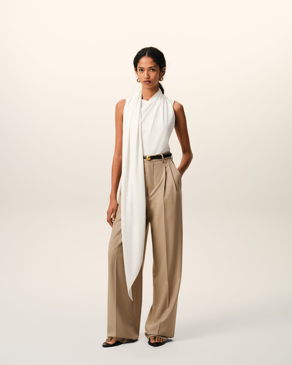 White Jersey Sleeveless Lavalliere Top