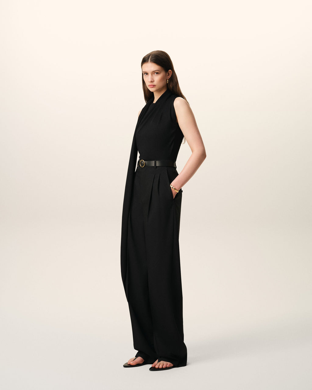 Black Jersey Sleeveless Lavalliere Top