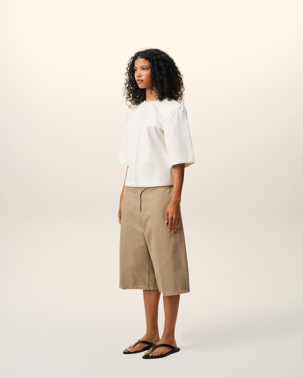 White Cotton Short Sleeves Fitted Top