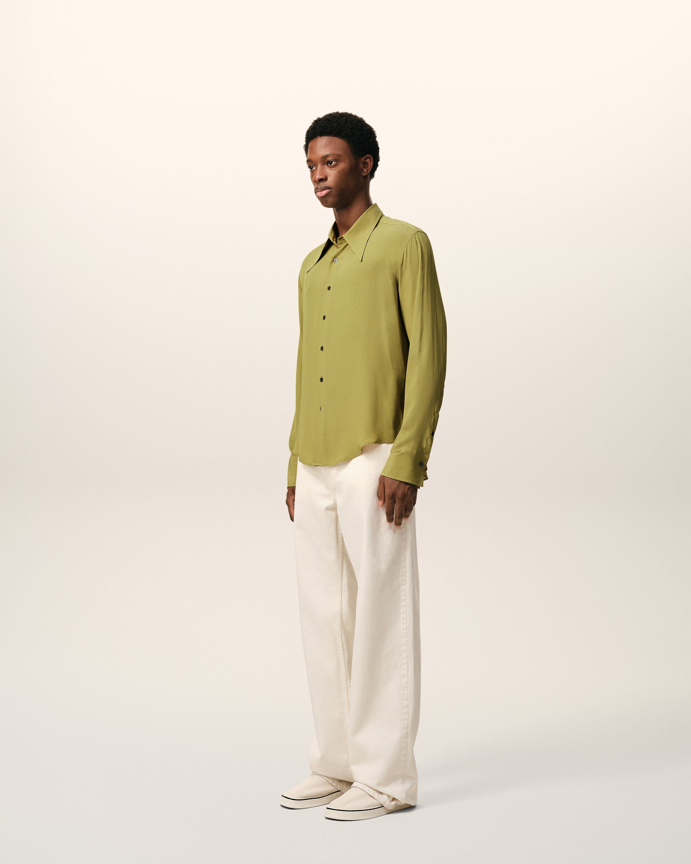 Green Blended Silk Sharp Collar Adjusted Shirt